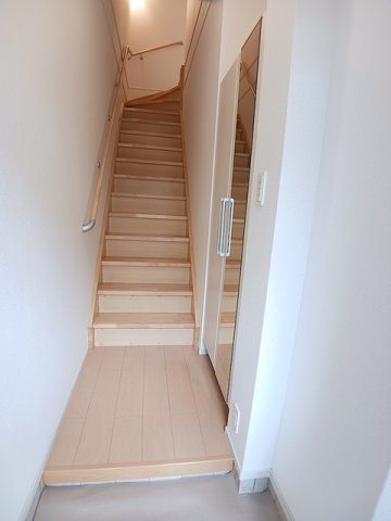 アクア・クレメント弐番館の玄関