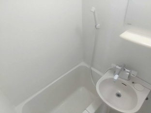 日々の疲れを癒すお風呂付です