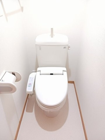 清潔感のあるトイレです