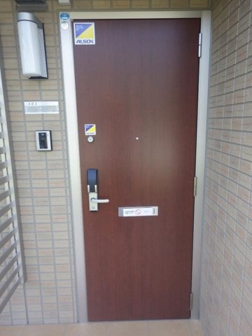 セジュール ポレールの玄関