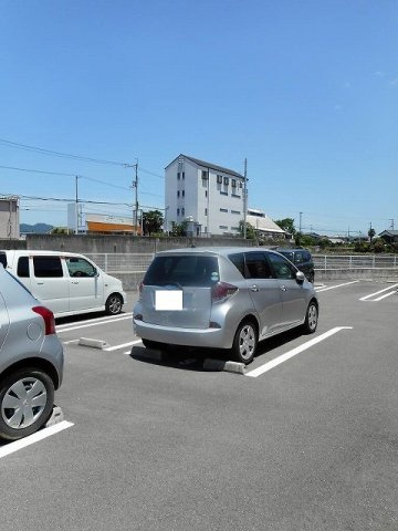 ブルーマーリン　Ｃの駐車場