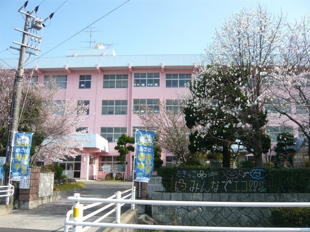 カーサ　ディ　ファーロの周辺|多喜浜小学校様まで2100m