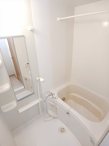 シャイン　ベリーの浴室