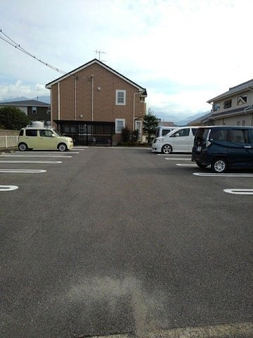 グランヴィアの駐車場