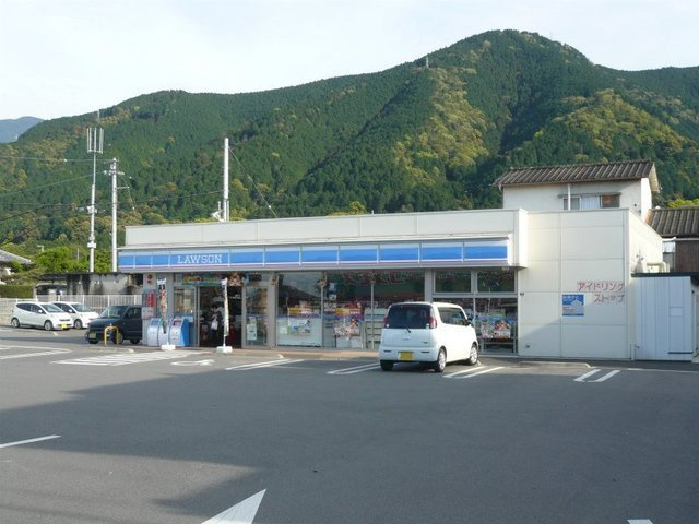グラン・すずかぜの丘Ｃの周辺|ローソン新居浜篠場店様まで750m