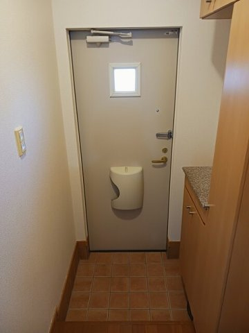 毎日通る玄関はこちらです