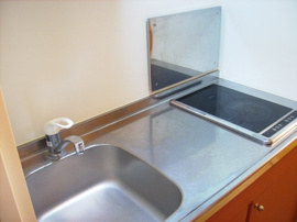 コンパクトなキッチンで掃除もラクラク