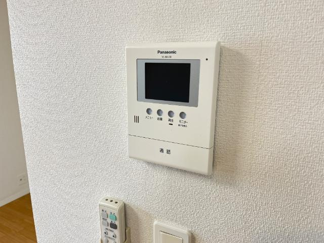 アルファーの内装|カメラ付インターホン