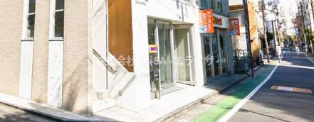ＳＵＮ表参道　2Fの周辺