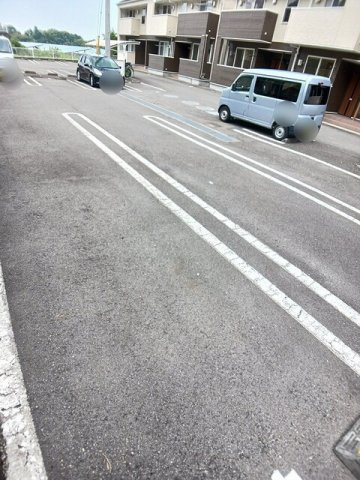 グラン・すずかぜの丘Ａの駐車場
