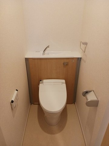 ゆったりとした空間のトイレです