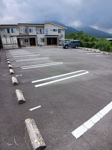 フレミール　ヴァン　Ｄの駐車場