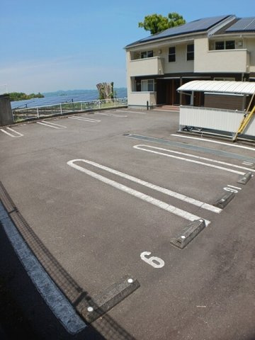 グラン・すずかぜの丘Ｂの駐車場