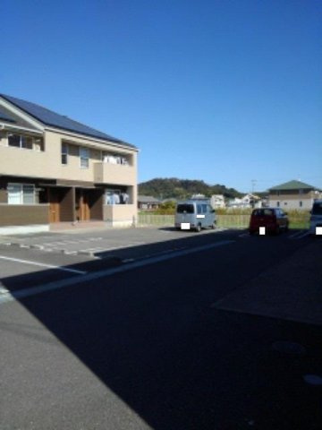 ペニーレインＤの駐車場