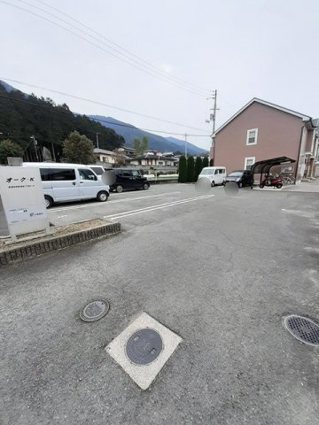 オーク・Ｋの駐車場
