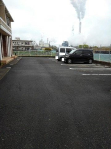 ノヴェール新幸Ⅱの駐車場