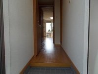 シンプルで使いやすい玄関です
