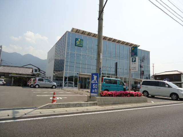 ディアベルジュ輝の周辺|伊予銀行中萩支店まで1,371ｍ