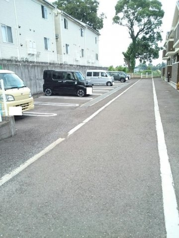 グラン・すずかぜの丘Ｃの駐車場