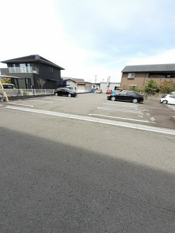 モンシェ　モア・Ⅱの駐車場