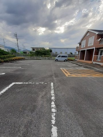 シェモア・長田　Ｓの駐車場