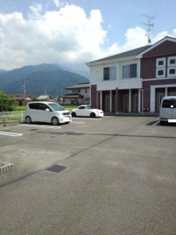 ヴィヴェール　ヒロＢの駐車場