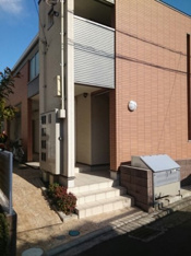 毎日通るエントランスはこのようになっています