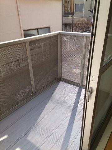 外からの目が気にならないバルコニーで洗濯物が干せます