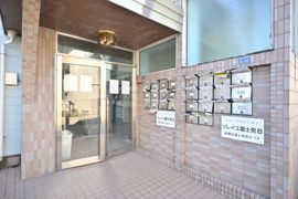 落ち着いたエントランスです