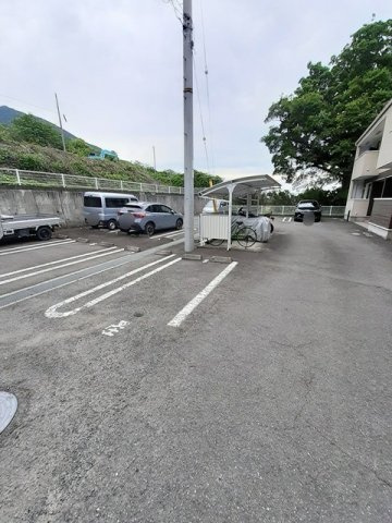 グラン・すずかぜの丘Ｂの駐車場