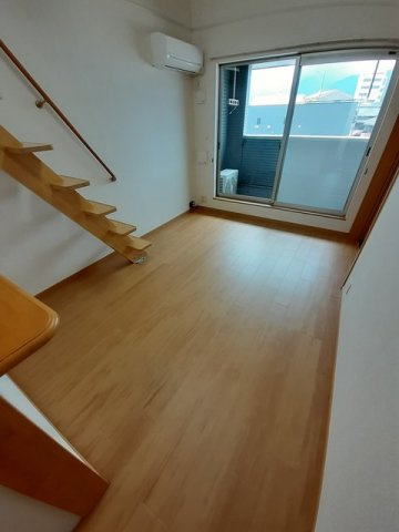 キャトル・セゾン駅前の内装