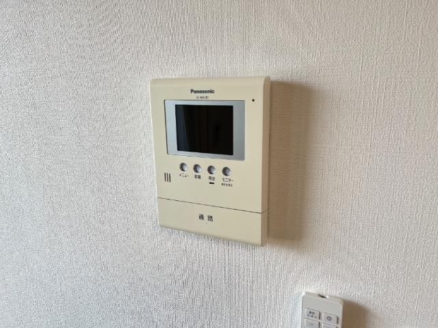 ミルキーハウスの内装|カメラ付インターホン