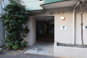 清潔なエントランスです