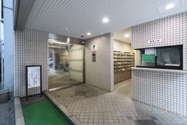清潔なエントランスです