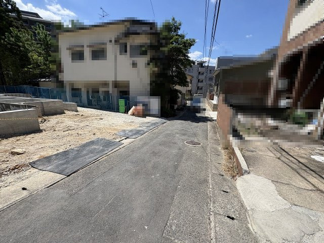 【その他】 | 福岡市中央区小笹5丁目2期　2号棟（全2棟）【仲介手数料無料・0円】 | 現地写真。前面道路です。