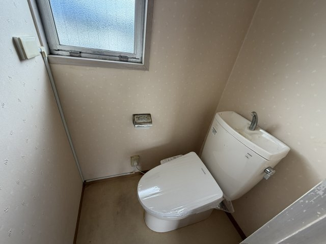 コンパクトで使いやすいトイレです