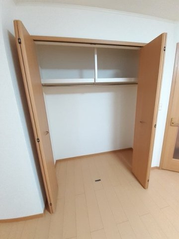 プリムローズ　泉宮　Ｂの収納