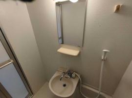 明るい色調の室内です