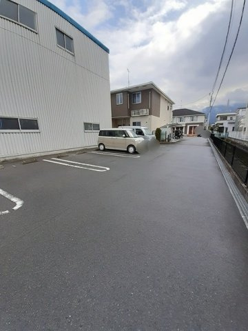 フレミール　ヴァン　Ａの駐車場