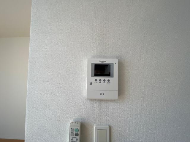 アルファーの内装|カメラ付インターホン