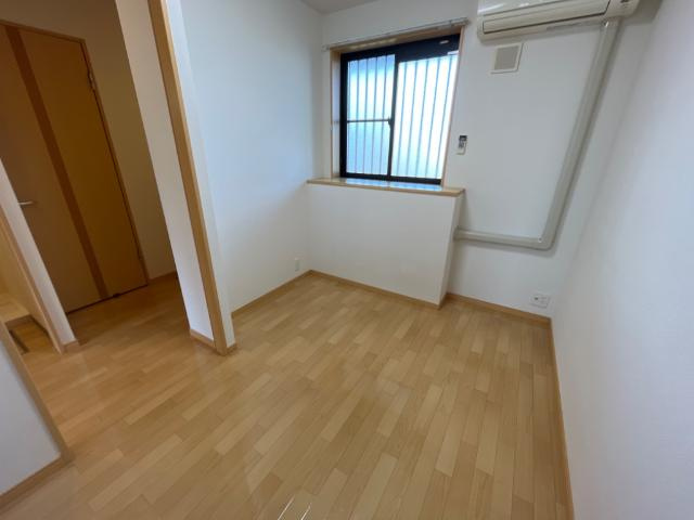 アルファーの内装|洋室