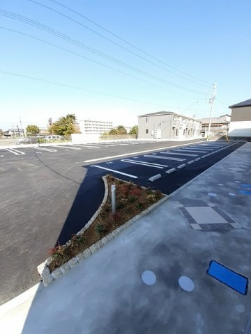 クラール松原町Ｃの駐車場