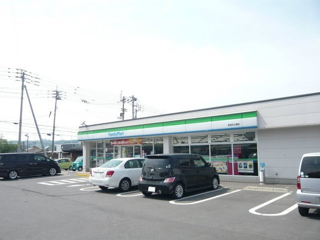 カーサ・フェリーチェ　ＥＹ－Ⅱの周辺|ファミリーマート土橋店まで114m