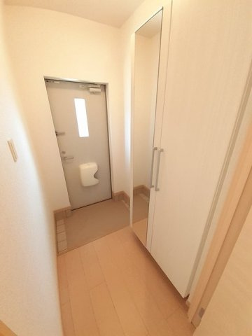 リーガハット２３の玄関