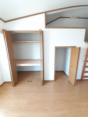 グレンデ・フレデリクスのその他