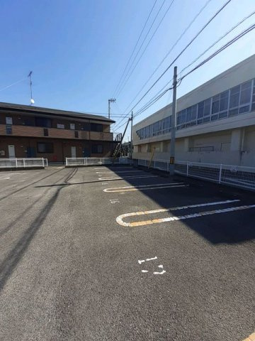 エトワール☆茜の駐車場