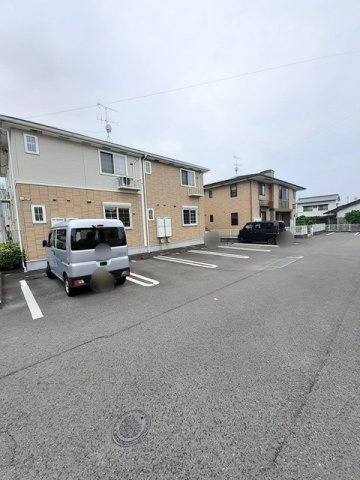 シュヴェスタ－　Ⅱの駐車場