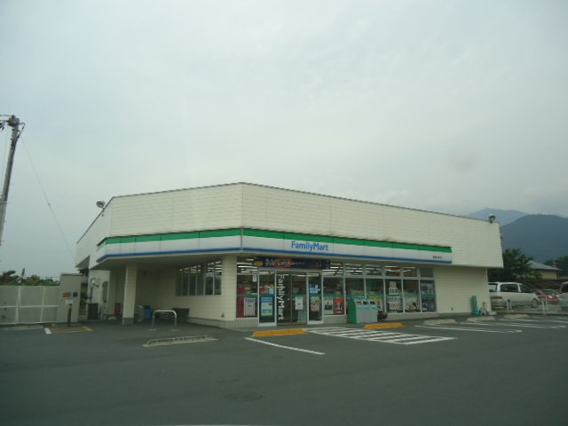 フェリックスの周辺|ファミリーマート新居浜中村店まで358ｍ