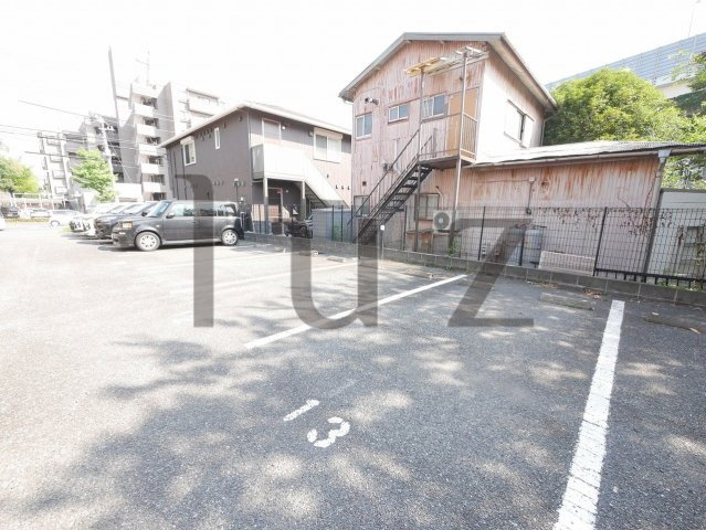 フォレストⅢの駐車場
