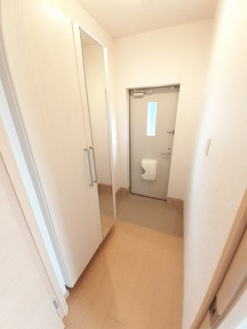 リーガハット２３の玄関